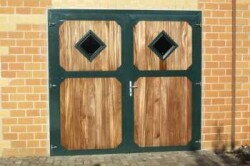 Growi&reg; Stalltor 2-teilig, 300 B x 220 H cm mit Karo-Fenstern