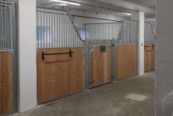 Frontwand Akera, geschwungen mit Drehtür, Höhe: 230/150 cm, Breite: bis 350 cm