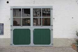 Stalltor 2-flg. 300 cm B x 300 cm H , mit Sprossenfenster