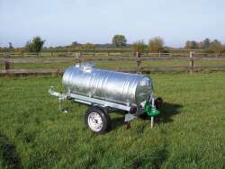 Wasserfa&szlig;-Wagen 400 Liter, mit St&uuml;tzrad und...