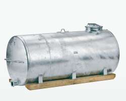 Stahlwassertank 2500 Liter feuerverzinkt, mit Holzkufen