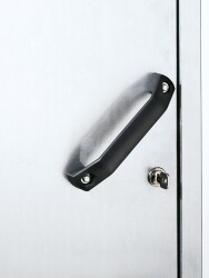 Growi® Sattelschrank 106x60x60 cm, mit Growi Sattelhalter und Zylinderschloss