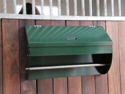 Boxenschrank Spinni, pulverbeschichtet; Farbe: gr&uuml;n und schwarz