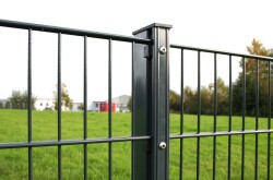 Zaunpfosten für Doppelstabmatten Exklusiv Grün RAL6005 Zaunpfosten für Mattenhöhe 203cm