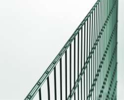 Doppelstabmattenzaun 656, ohne Spitzen, Höhe 120 cm Feuerverzinkt 18 Meter 1 Ecke