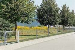 Doppelstabmattenzaun 656, ohne Spitzen, Höhe 120 cm Feuerverzinkt 18 Meter 1 Ecke