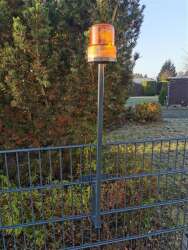 EINFACHE EINHÄNGEVARIANTE ALS HOCHVERLÄNGERUNG UNIVERSAL - VERZINKT RAL 9006
