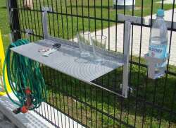 WANDHALTERUNG ALS ZAUNTISCH - EDELSTAHL