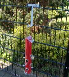 WANDHALTERUNG MIT EINHANGMÖGLICHKEIT - GRÜN RAL 6005