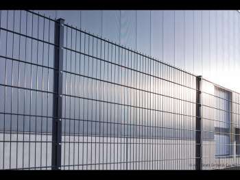 Doppelstabmatten-Set 6/5/6 anthrazit RAL7016 143 cm hoch Typ A mit Abdeckschiene zum Einbetonieren 3 Ecken 35,0 Meter