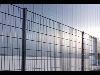 Doppelstabmatten-Set 8/6/8 feuerverzinkt 163 cm hoch Typ A mit Abdeckschiene zum Einbetonieren 1 Ecke 50,0 Meter