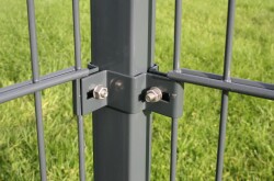 Eckschelle für Zaunpfosten B in feuerverzinkt